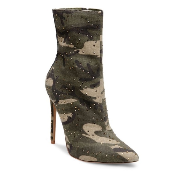 Steve Madden Shoes - Steve Madden WAGU Army Green Camouflage Bootie